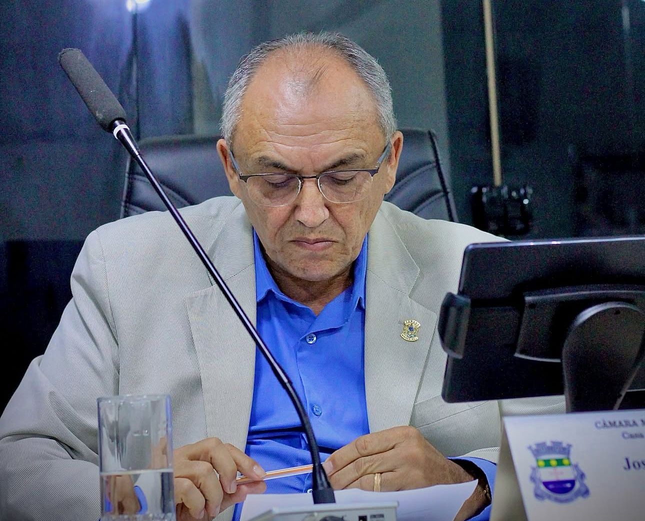 Câmara de Alhandra aprova requerimentos voltados à infraestrutura e abastecimento de água
